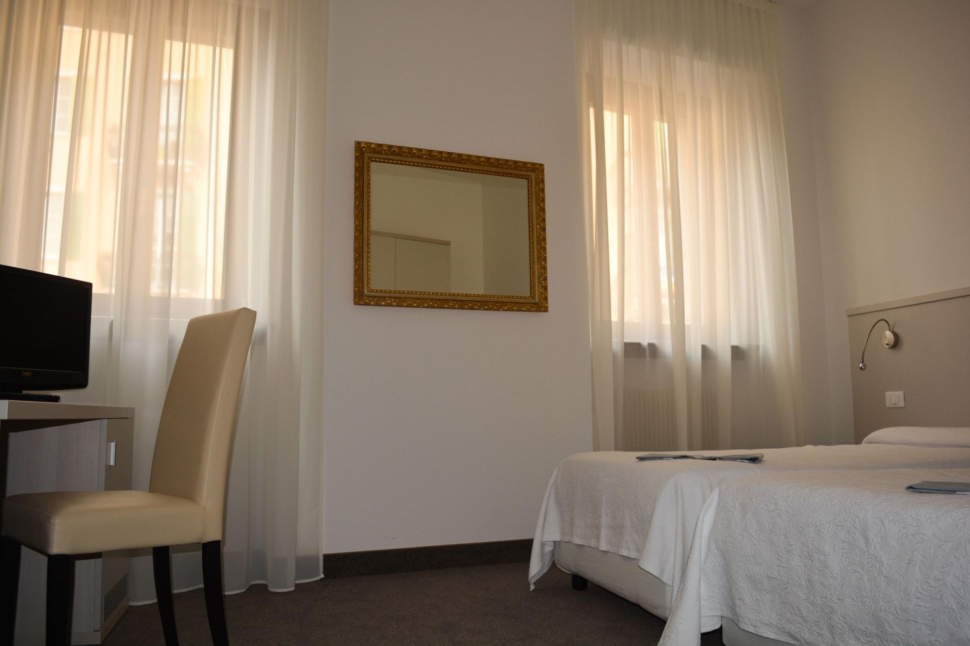 Albergo Accademia Trento Kültér fotó