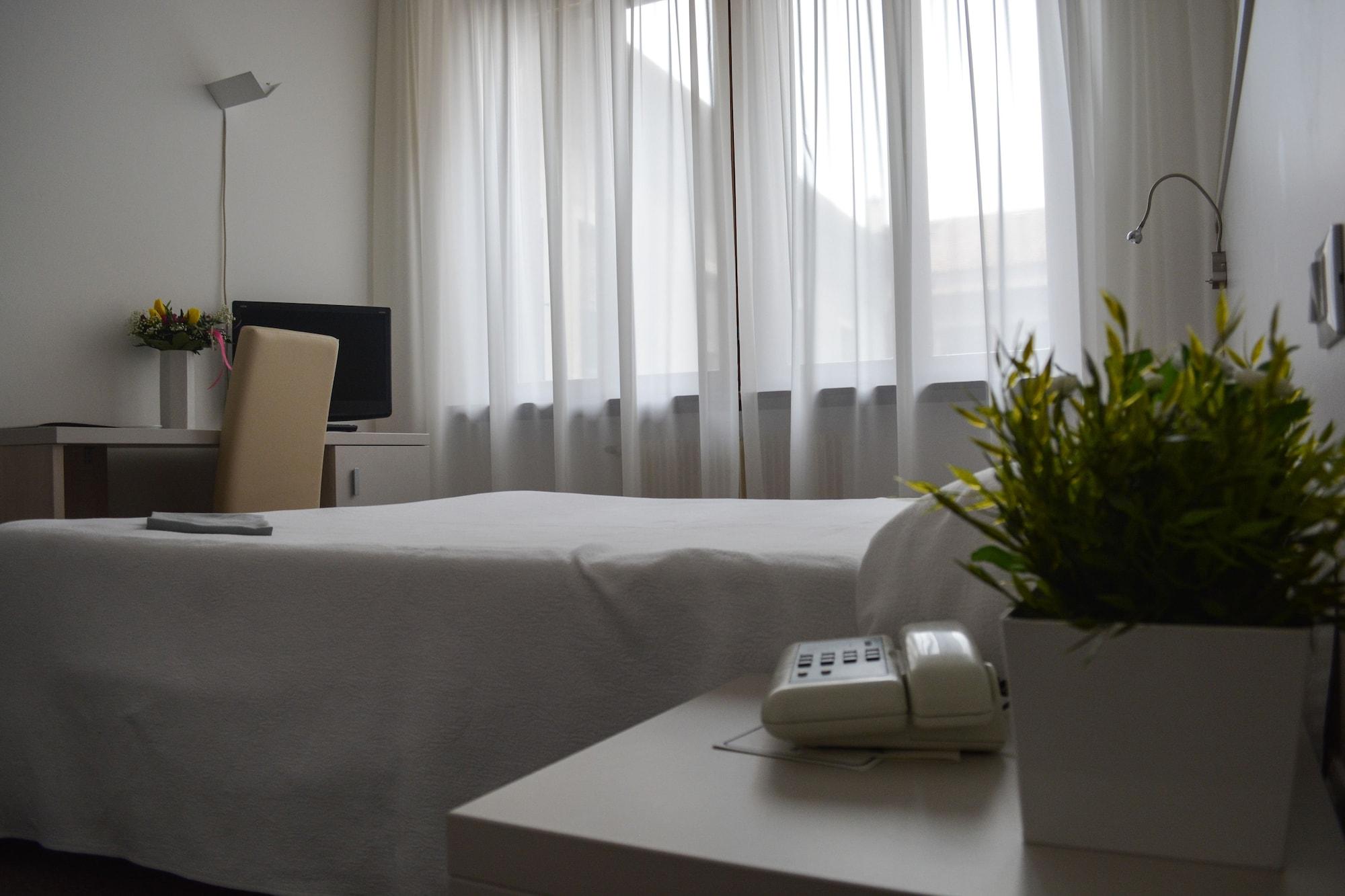 Albergo Accademia Trento Kültér fotó