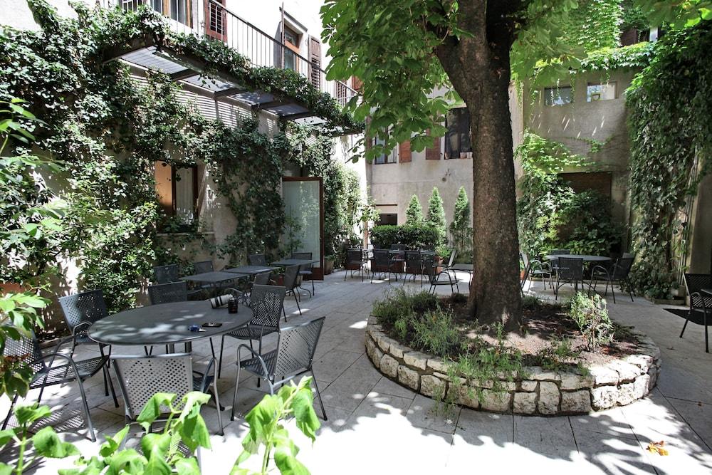 Albergo Accademia Trento Kültér fotó