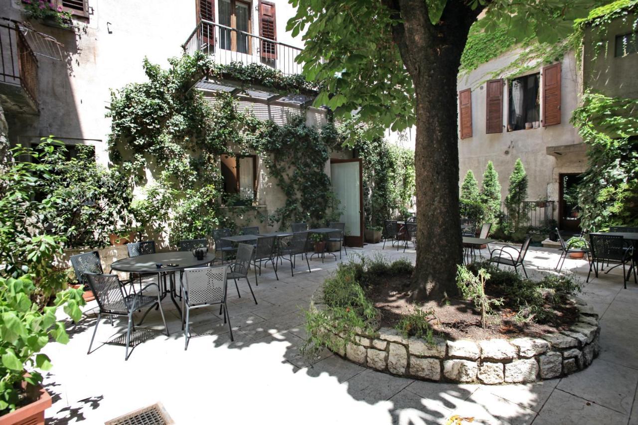 Albergo Accademia Trento Kültér fotó